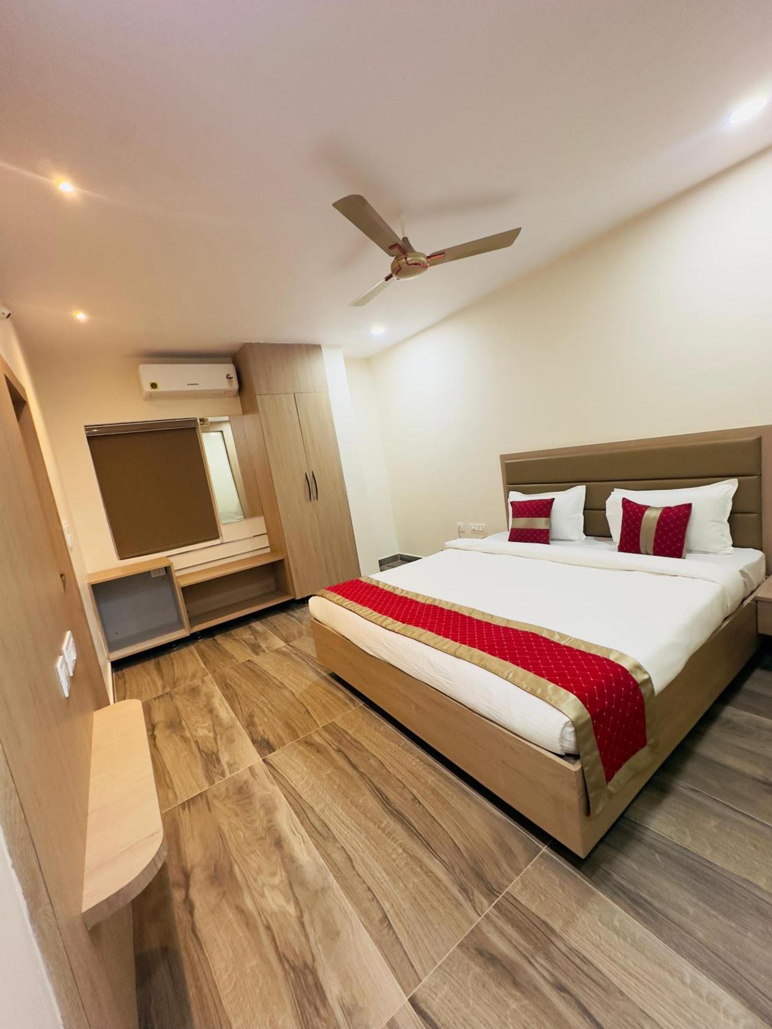 Hotel Raga Karimnagar المظهر الخارجي الصورة