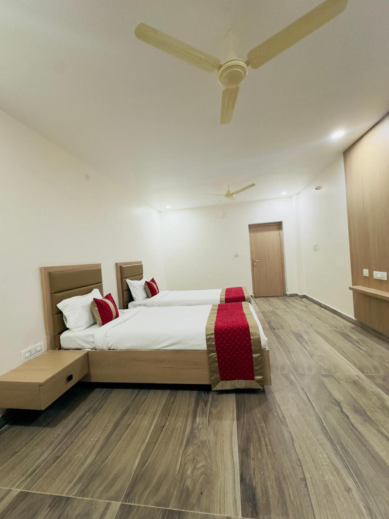 Hotel Raga Karimnagar المظهر الخارجي الصورة